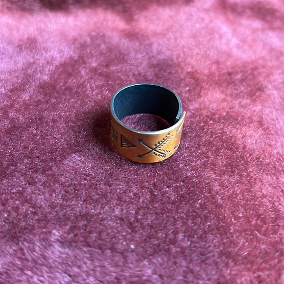 VINTAGE 1970’s NATIVE AMERICAN THUNDERBIRD COPPER RING - Picture 2 of 3